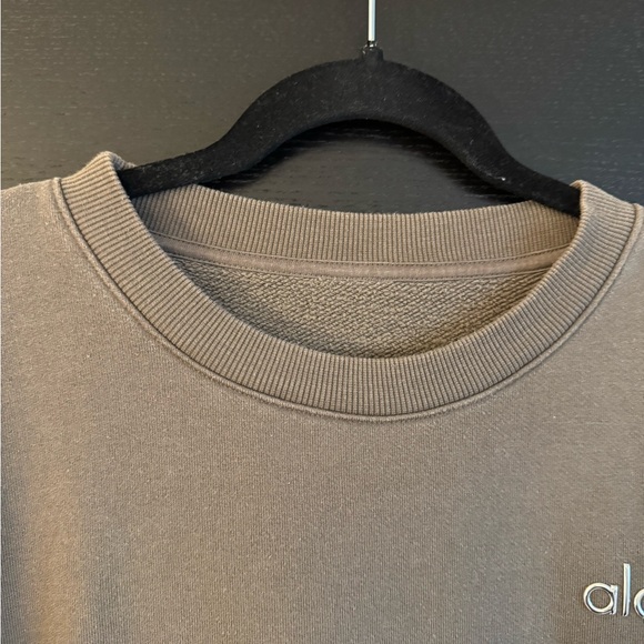 Alo Accolade Sweatshirt - Picture 7 of 8